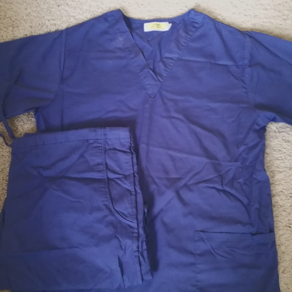 women's scrub set